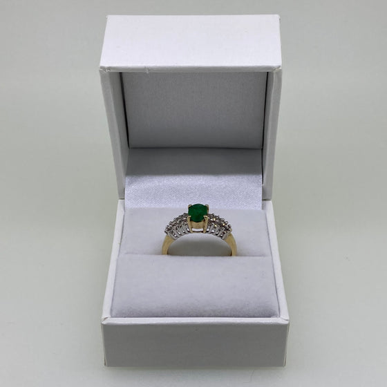 Pre-Loved 9ct Diamond and Emerald Ring