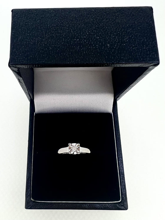 9CT WHITE GOLD DIAMOND SOLITAIRE ENGAGEMENT RING