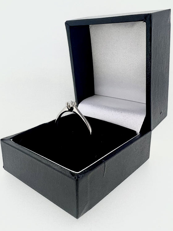 9CT WHITE GOLD DIAMOND SOLITAIRE ENGAGEMENT RING