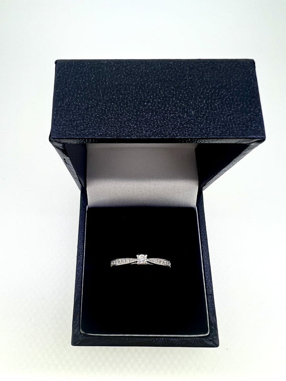 9CT WHITE GOLD DIAMOND SOLITAIRE ENGAGEMENT RING